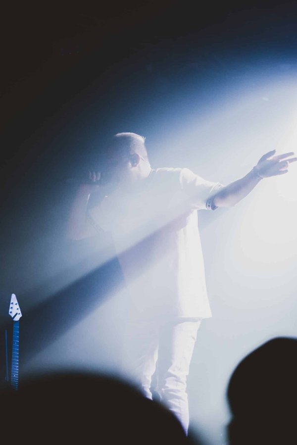 L'évolution artistique imprégnée de Maître Gims : un parcours inspirant